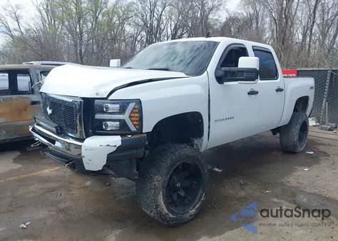 2011 Chevrolet Silverado 1500 Work Truck z USA, uszkodzony, nr VIN 1GCPKPE35BF220559